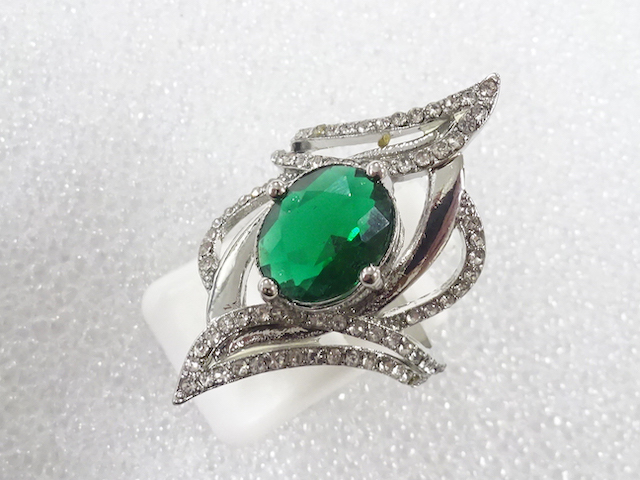 JAPANESE KIMONO / ANTIQUE COLORED STONE RING (SIZE 12)
